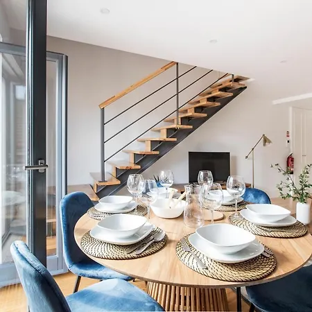 Bright 3br Flat W/ Ac In Center By Lovelystay