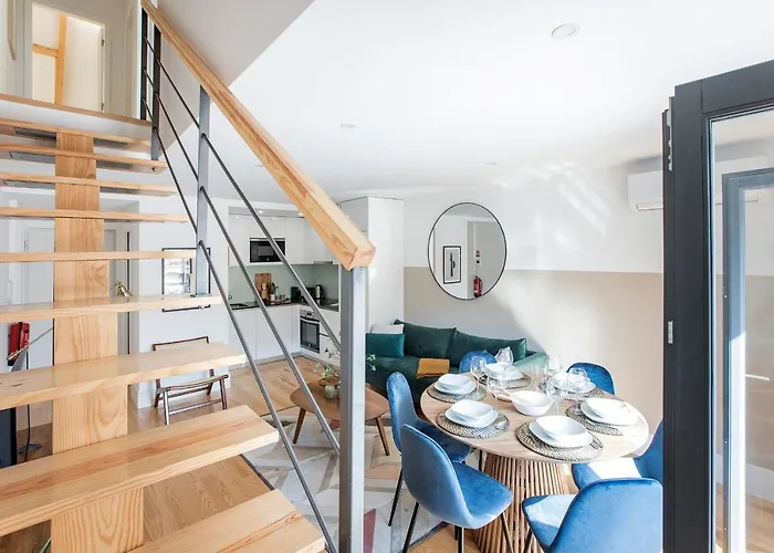 Apartman Bright 3br Flat W/ Ac In Center By Lovelystay