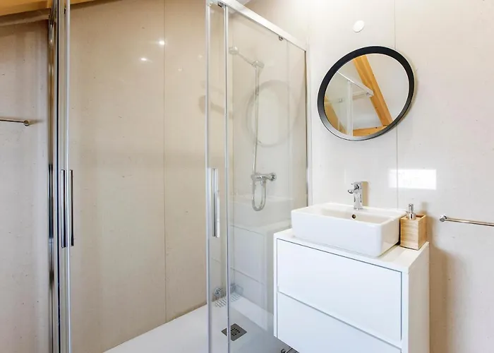 Bright 3br Flat W/ Ac In Center By Lovelystay شقة بورتو