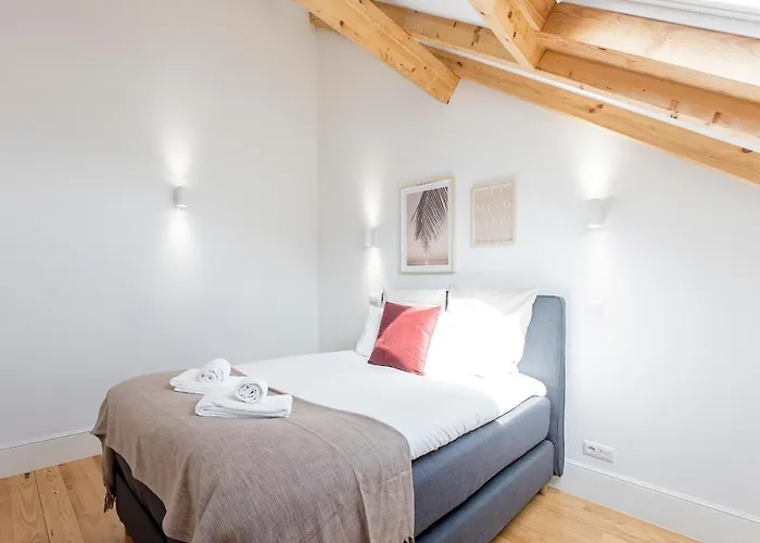 Bright 3br Flat W/ Ac In Center By Lovelystay * بورتو