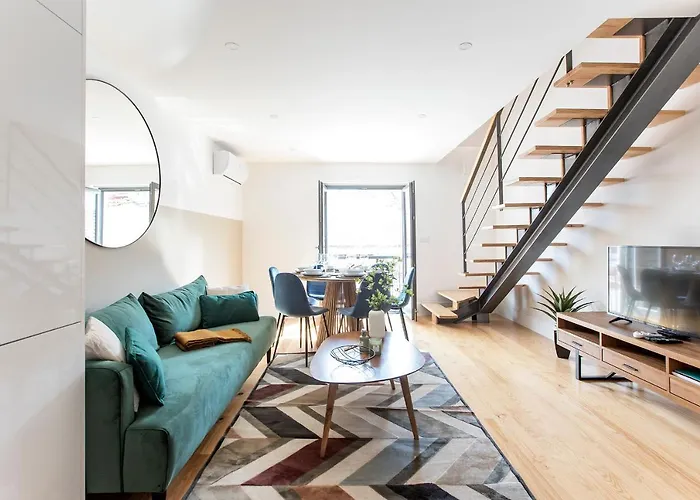 Bright 3br Flat W/ Ac In Center By Lovelystay